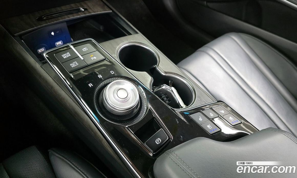 Kia K8 2.5 Gasoline 2WD