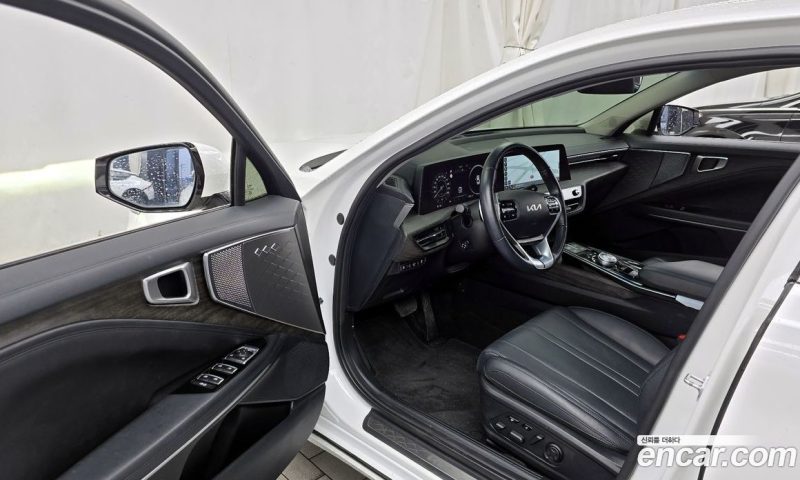 Kia K8 2.5 Gasoline 2WD