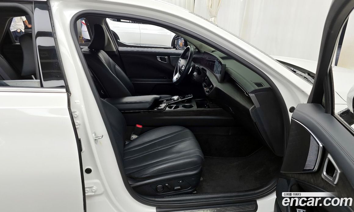 Kia K8 2.5 Gasoline 2WD