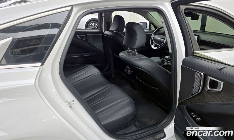 Kia K8 2.5 Gasoline 2WD