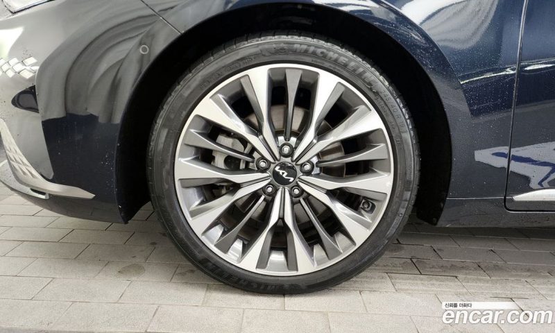 Kia K8 2.5 Gasoline 2WD