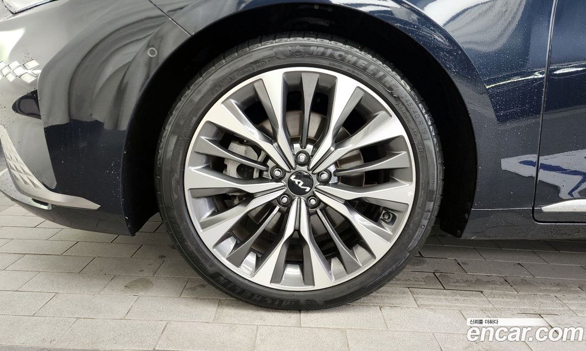 Kia K8 2.5 Gasoline 2WD