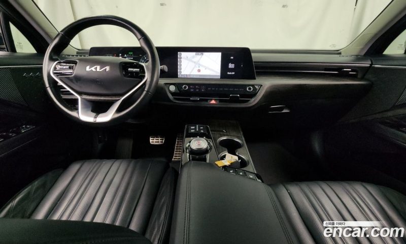 Kia K8 2.5 Gasoline 2WD