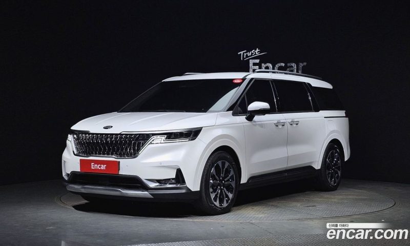 Kia Carnival 9-Seater Noblesse