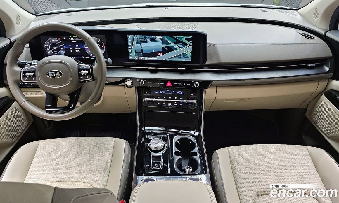 Kia Carnival 9-Seater Noblesse