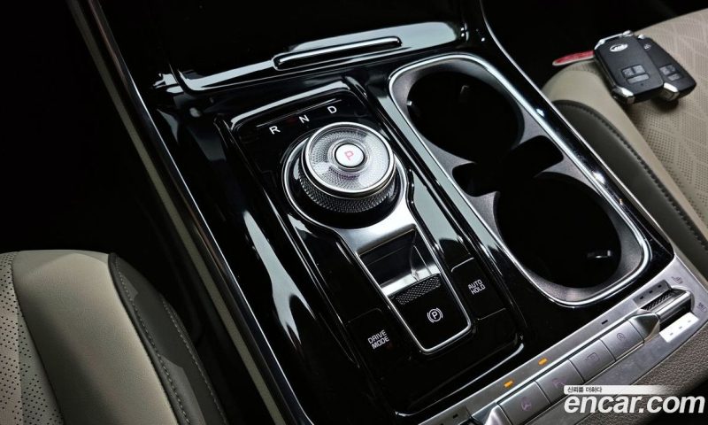 Kia Carnival 9-Seater Noblesse