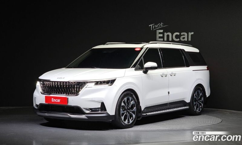 Kia Carnival 9-Seater Noblesse