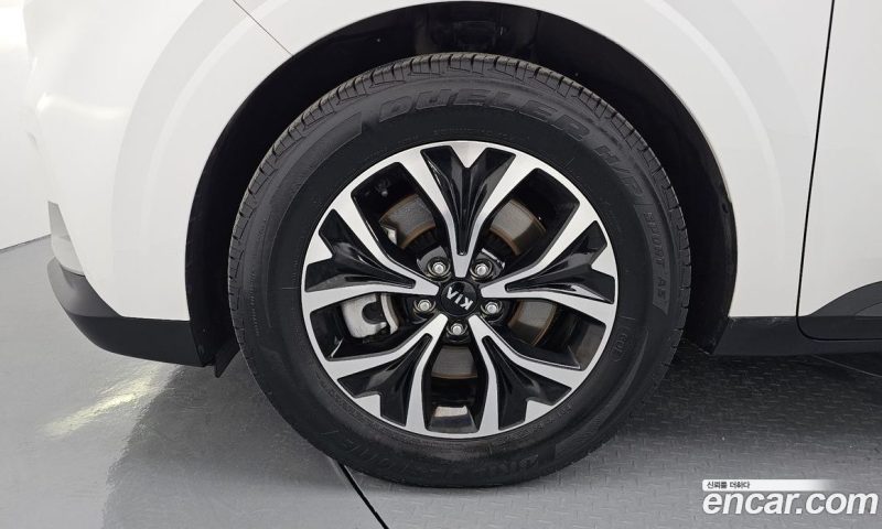 Kia Carnival 9-Seater Prestige