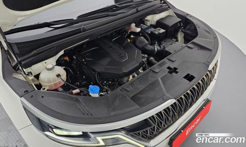 Kia Carnival 9-Seater Prestige