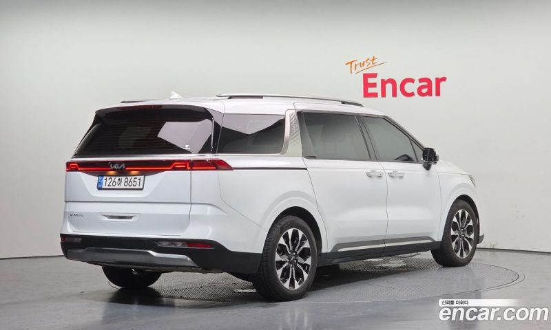 Kia Carnival 9-Seater Signature