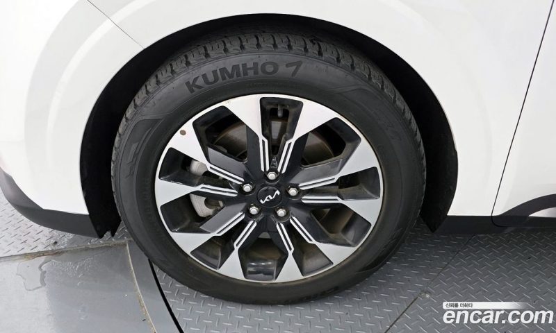 Kia Carnival 9-Seater Signature