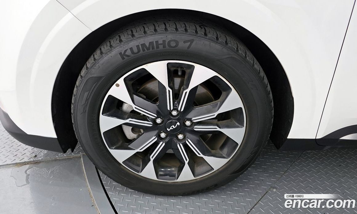 Kia Carnival 9-Seater Signature