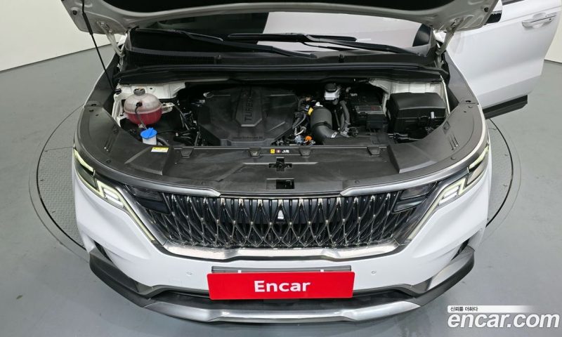 Kia Carnival 9-Seater Signature