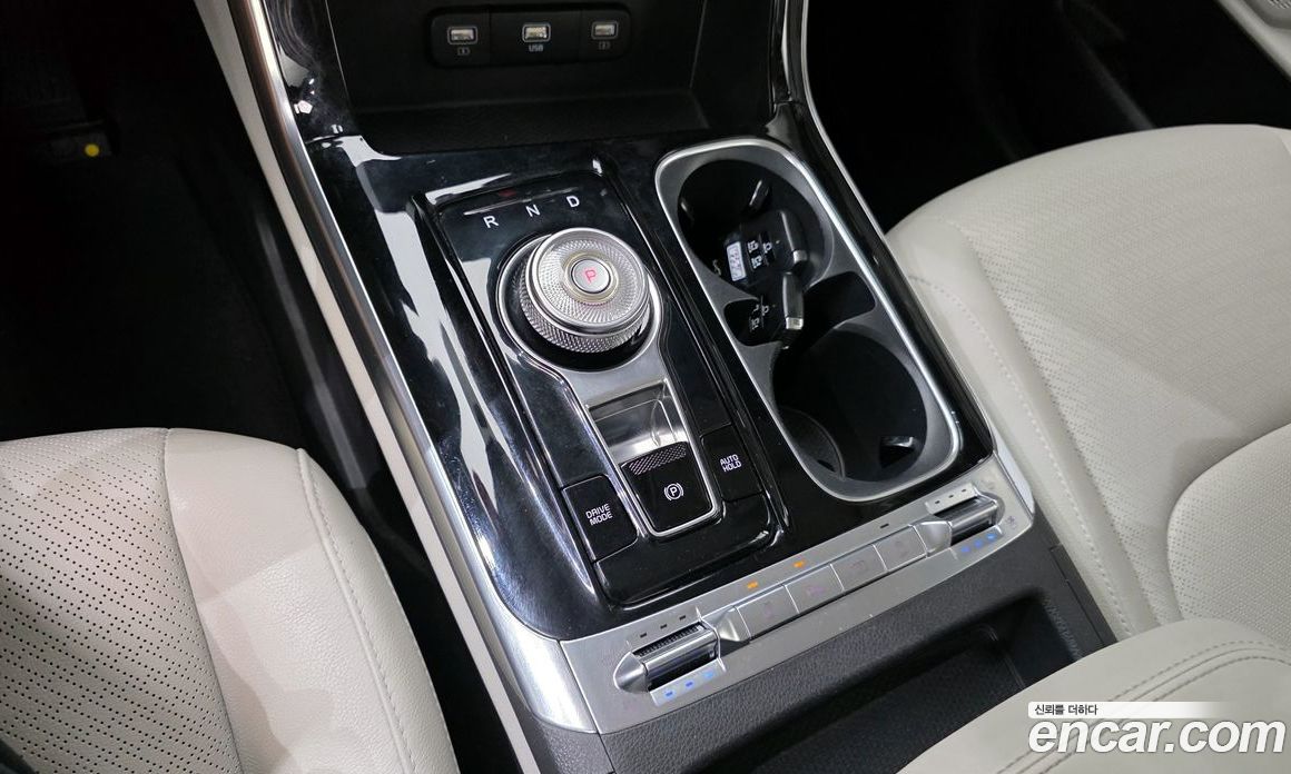 Kia Carnival 9-Seater Signature