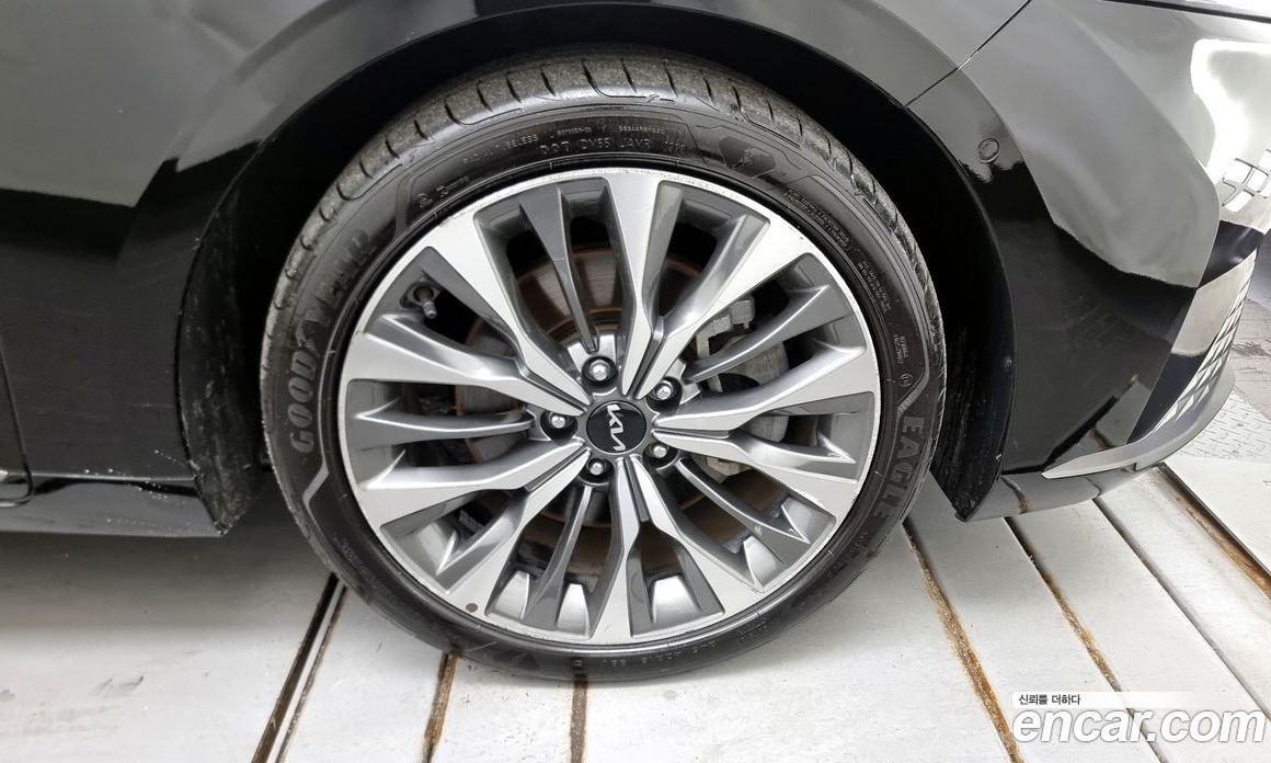 Kia K8 2.5 Gasoline 2WD