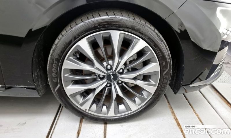 Kia K8 2.5 Gasoline 2WD