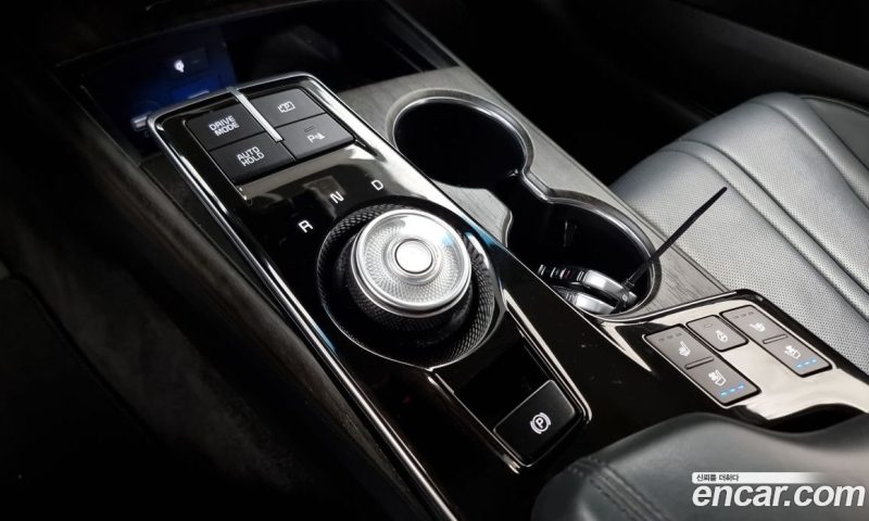 Kia K8 2.5 Gasoline 2WD