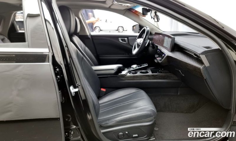 Kia K8 2.5 Gasoline 2WD