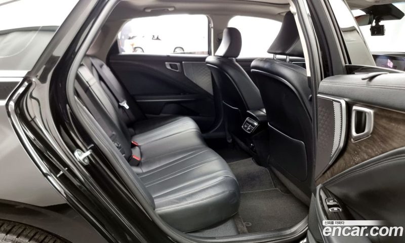 Kia K8 2.5 Gasoline 2WD