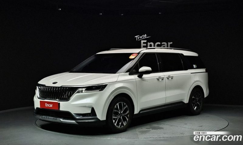 Kia Carnival 9-Seater Noblesse