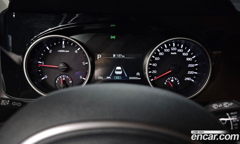 Kia Carnival 9-Seater Noblesse