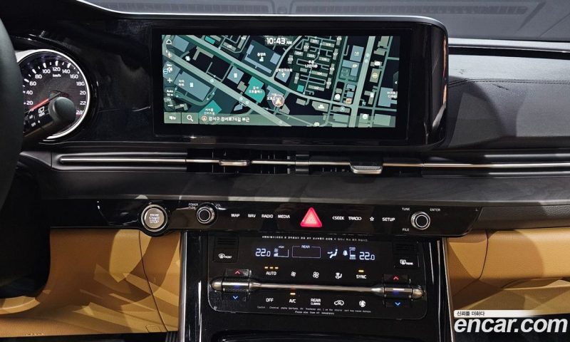 Kia Carnival 9-Seater Noblesse