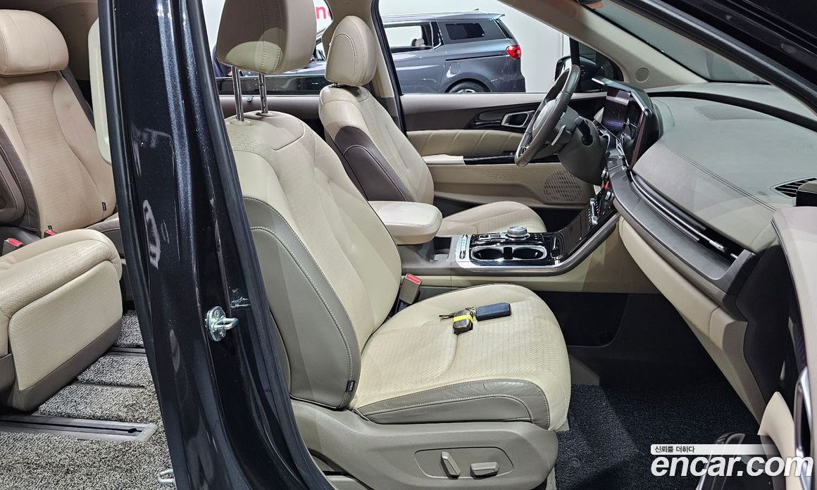 Kia Carnival 7-Seater Signature