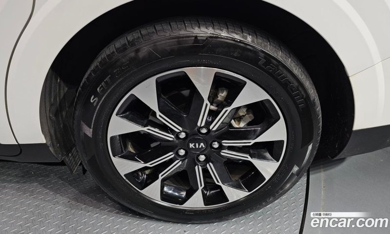 Kia Carnival 7-Seater Signature