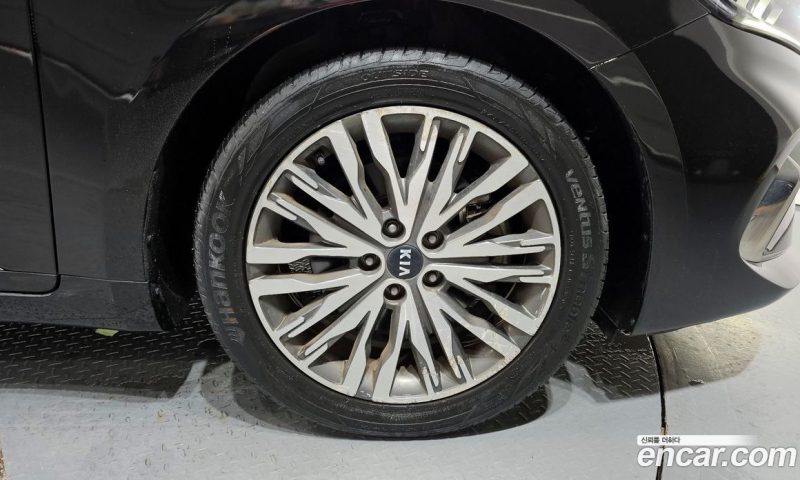 Kia K7 2.5 GDI Noblesse