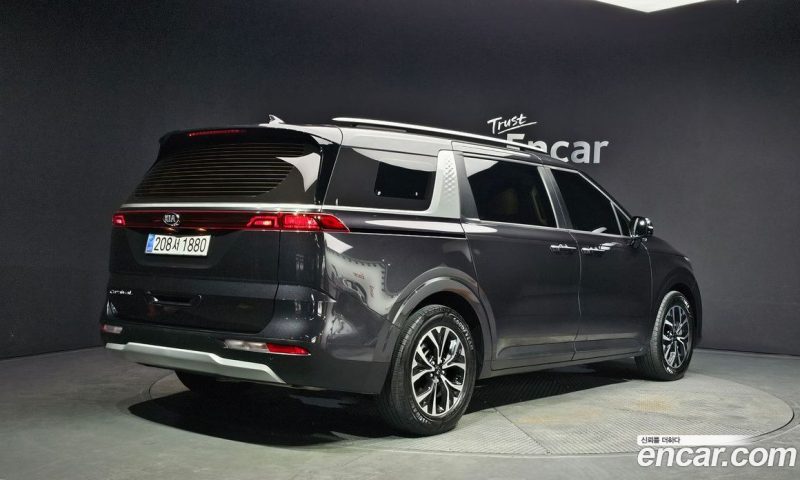 Kia Carnival 9-Seater Prestige