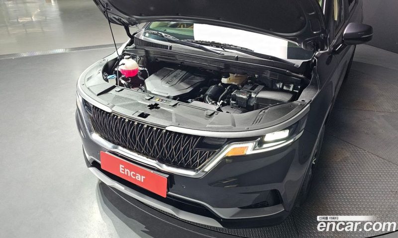 Kia Carnival 9-Seater Prestige