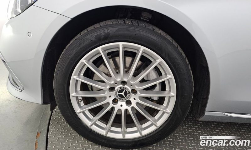 Mercedes Benz E-Class E250 Exclusive