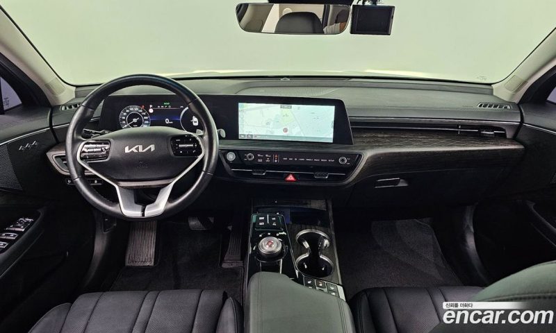 Kia K8 2.5 Gasoline 2WD