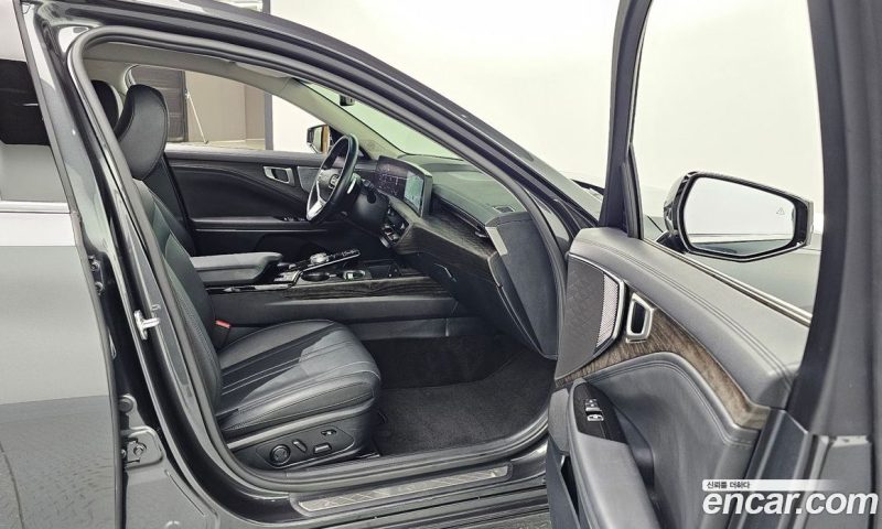 Kia K8 2.5 Gasoline 2WD