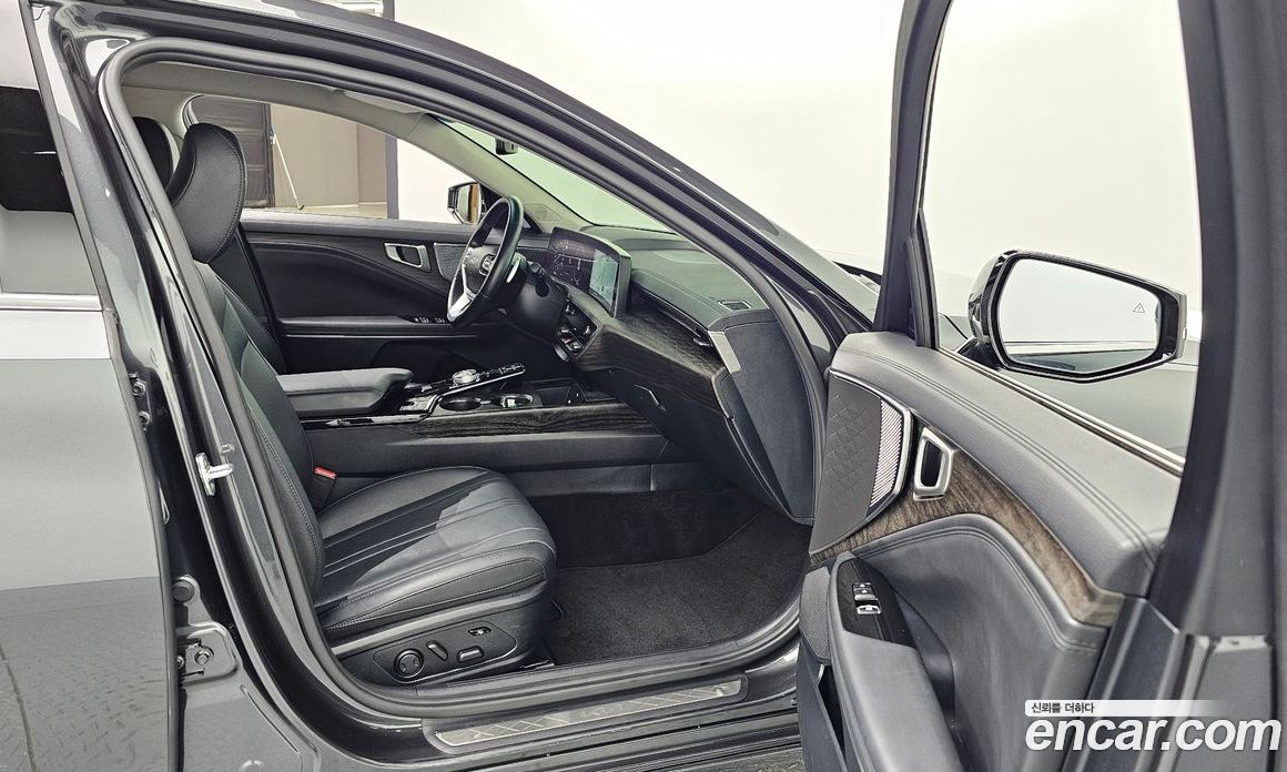 Kia K8 2.5 Gasoline 2WD