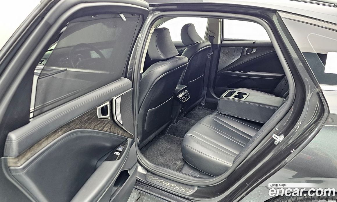 Kia K8 2.5 Gasoline 2WD