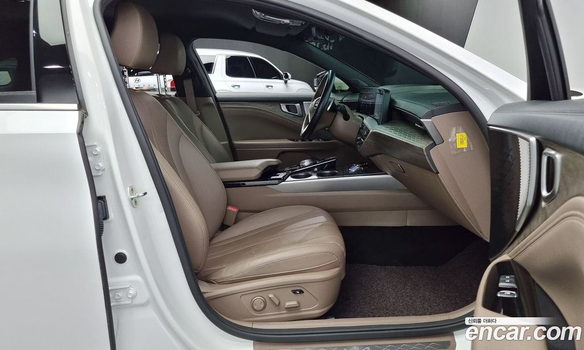 Kia K8 2.5 Gasoline 2WD