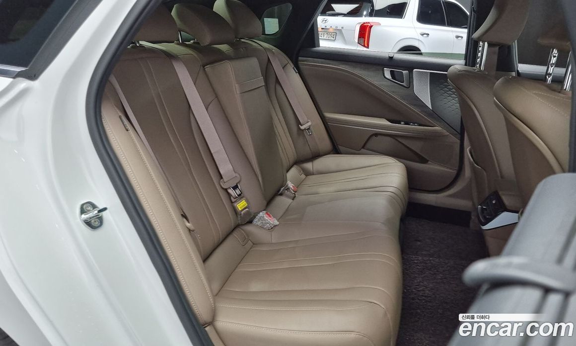 Kia K8 2.5 Gasoline 2WD