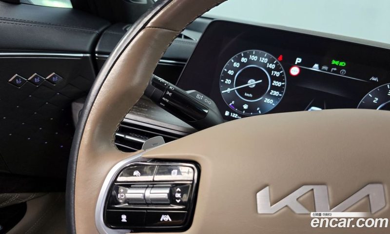 Kia K8 2.5 Gasoline 2WD