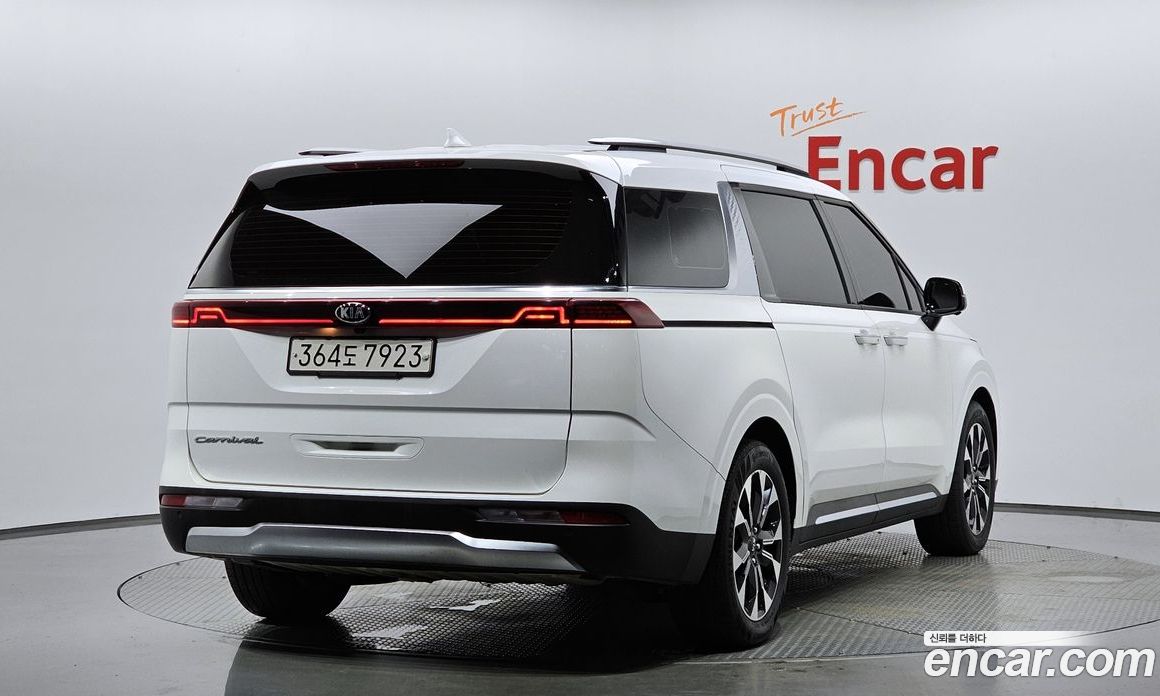 Kia Carnival 9-Seater Signature