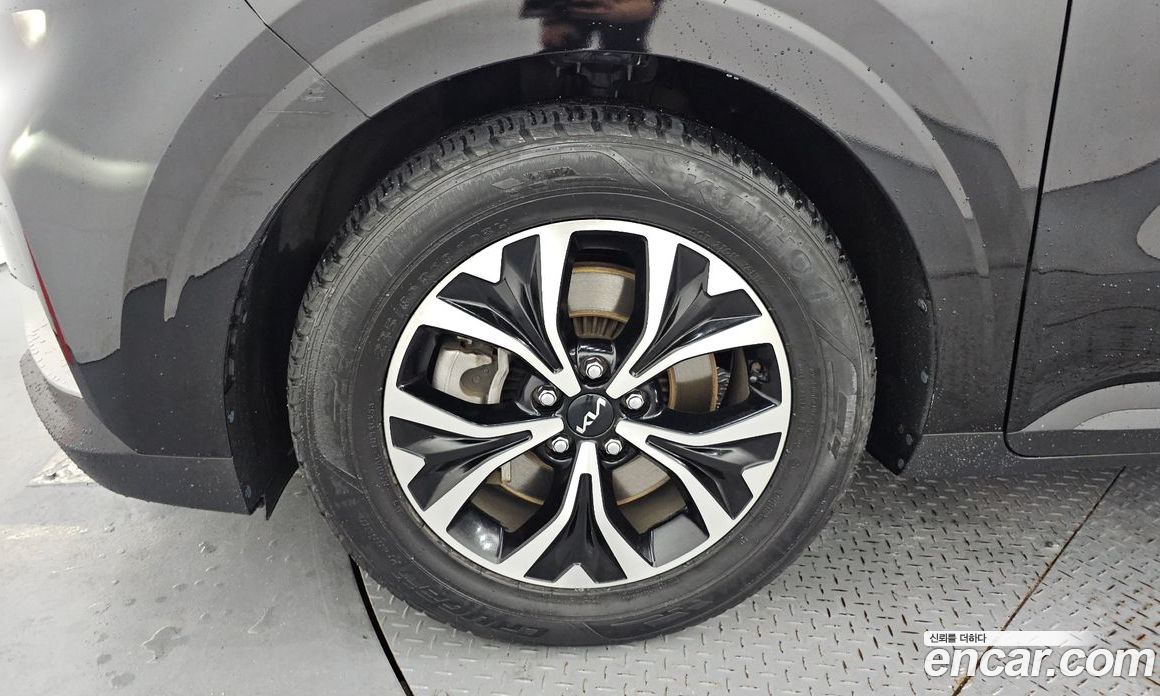 Kia Carnival 9-Seater Prestige