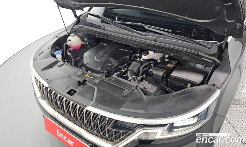 Kia Carnival 9-Seater Prestige