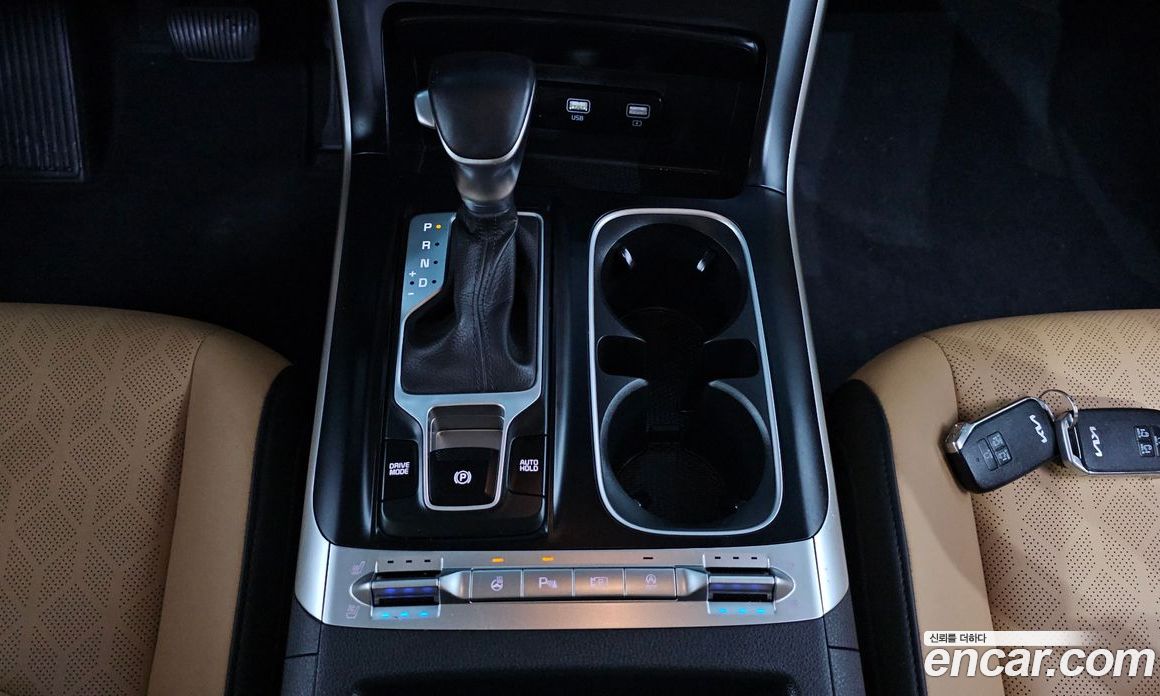 Kia Carnival 9-Seater Prestige