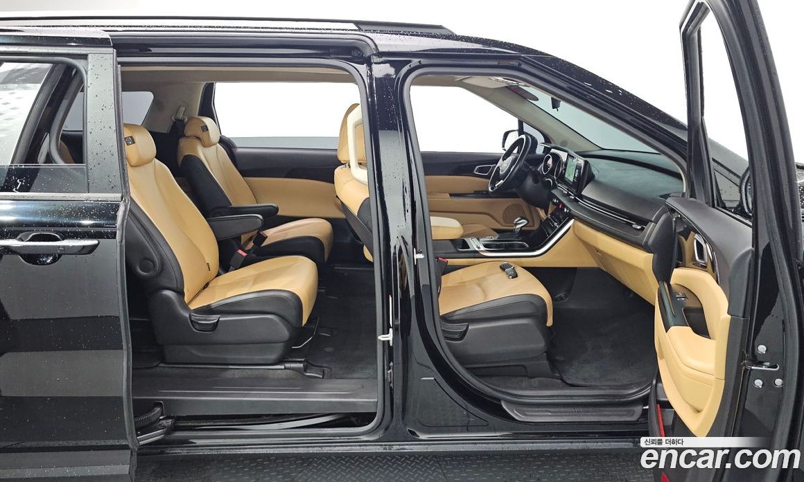 Kia Carnival 9-Seater Prestige