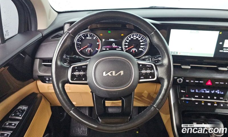 Kia Carnival 9-Seater Prestige