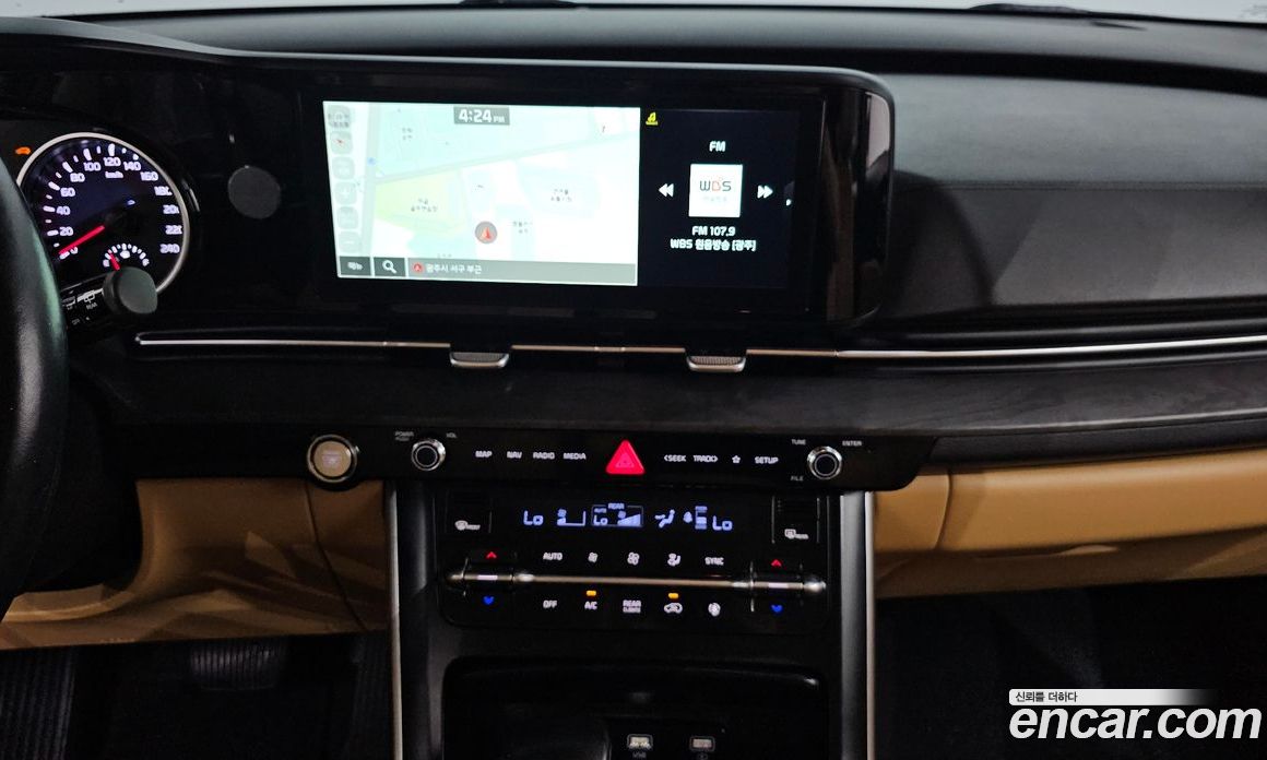 Kia Carnival 9-Seater Prestige