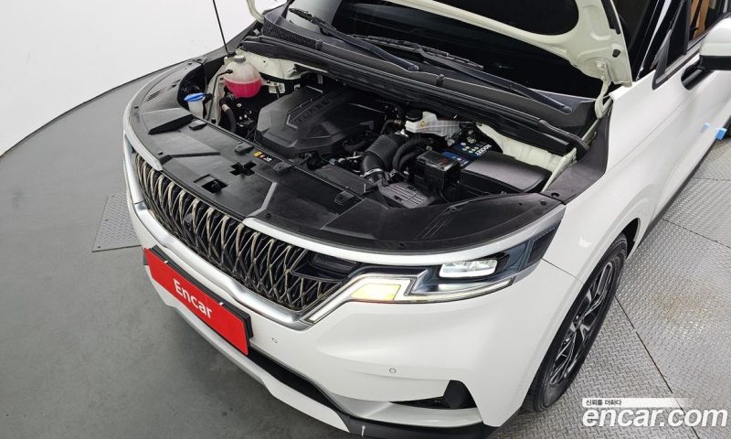 Kia Carnival 9-Seater Prestige