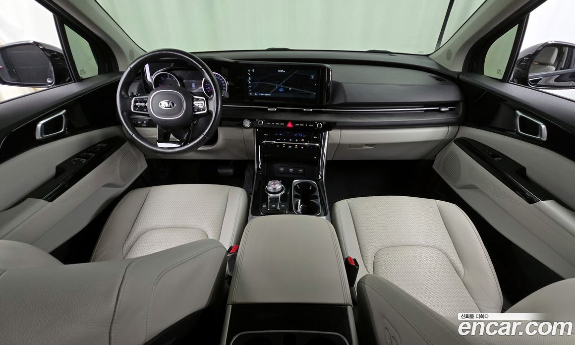 Kia Carnival 9-Seater Noblesse