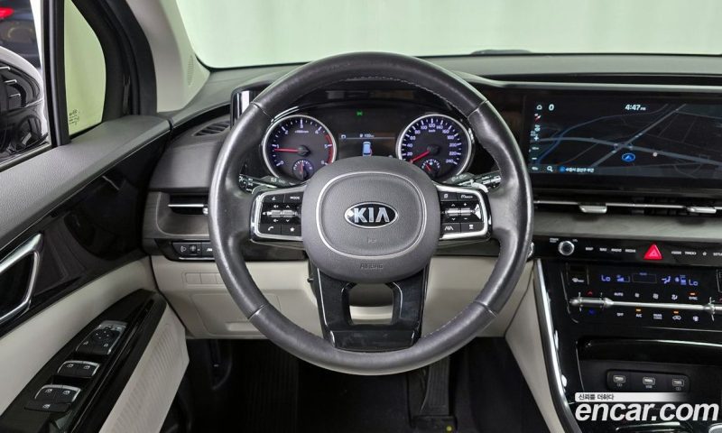 Kia Carnival 9-Seater Noblesse