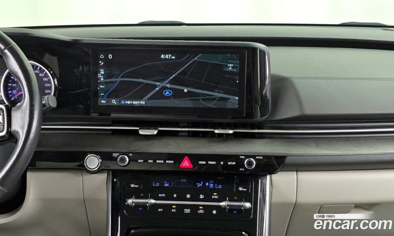 Kia Carnival 9-Seater Noblesse